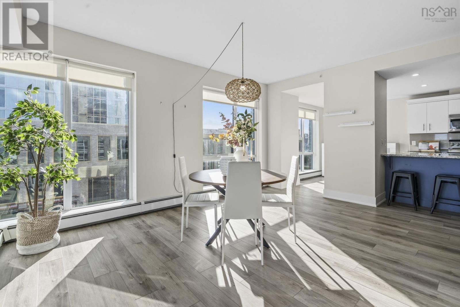 Property 17 of 34 of 305 15 Kings Wharf Place