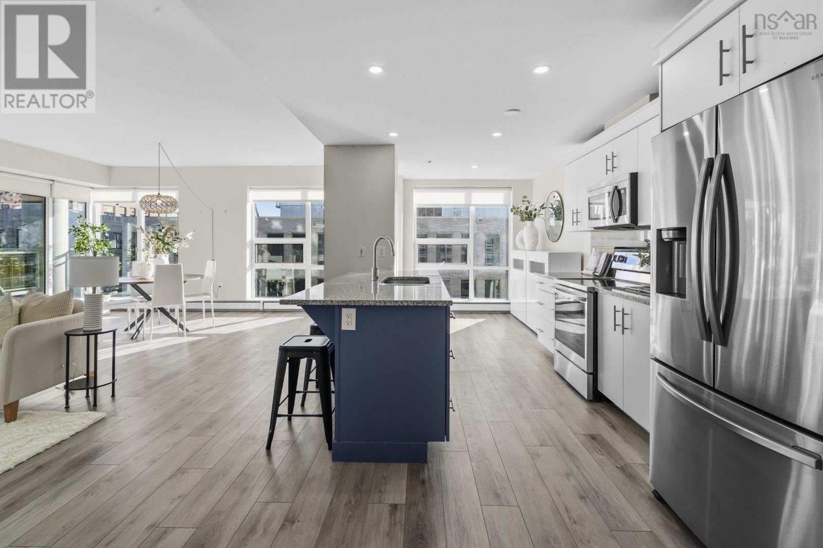 Property 18 of 34 of 305 15 Kings Wharf Place