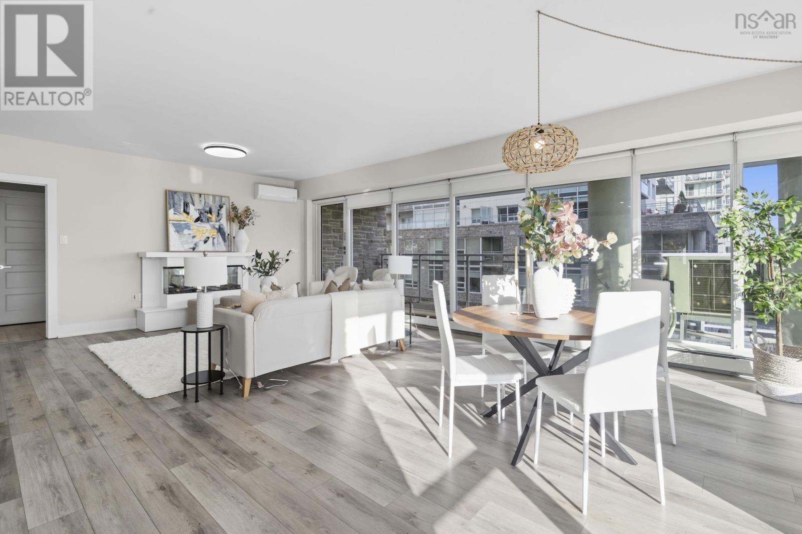 Property 14 of 34 of 305 15 Kings Wharf Place