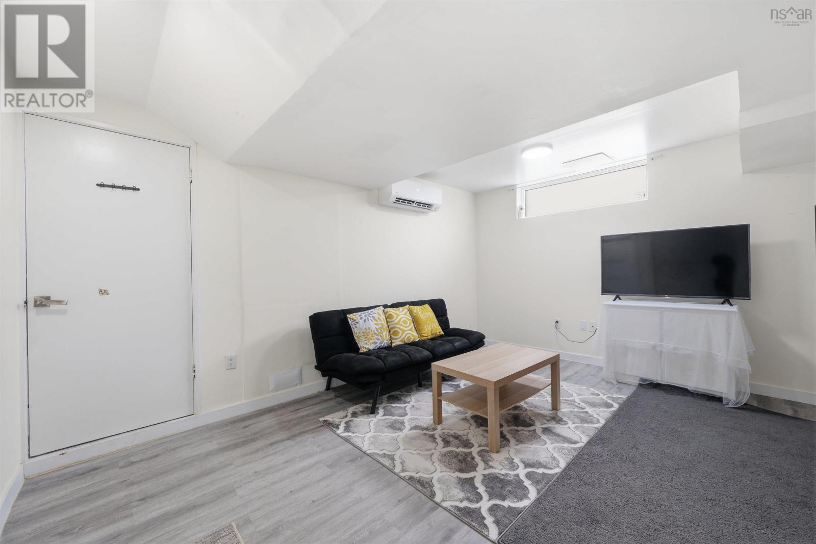 Property 28 of 47 of 40 Gateway Road