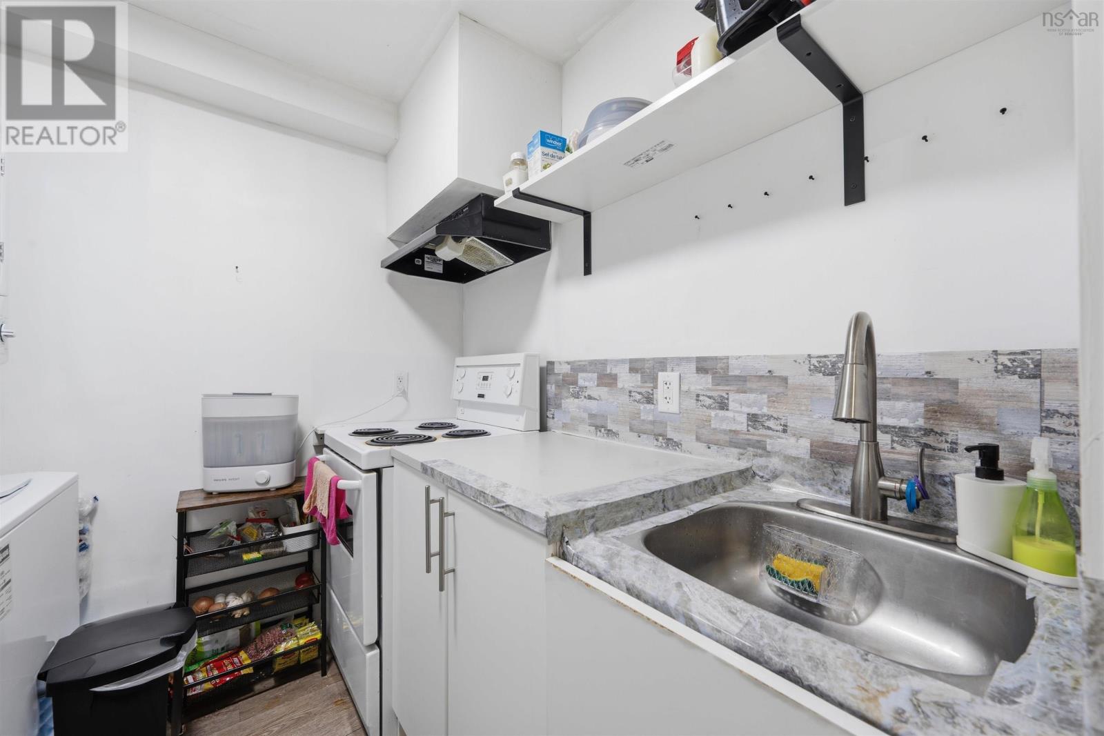 40 GATEWAY ROAD - 31