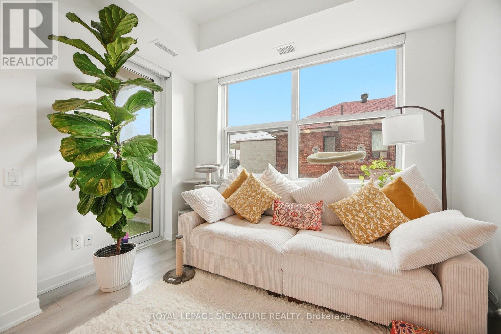 #208 1787 ST CLAIR AVENUE W - 13