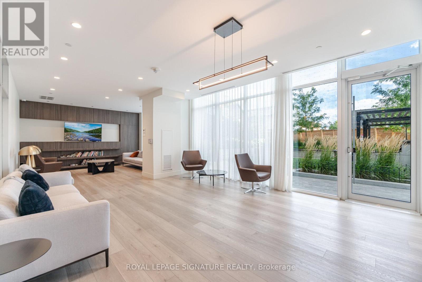 #208 1787 ST CLAIR AVENUE W - 25