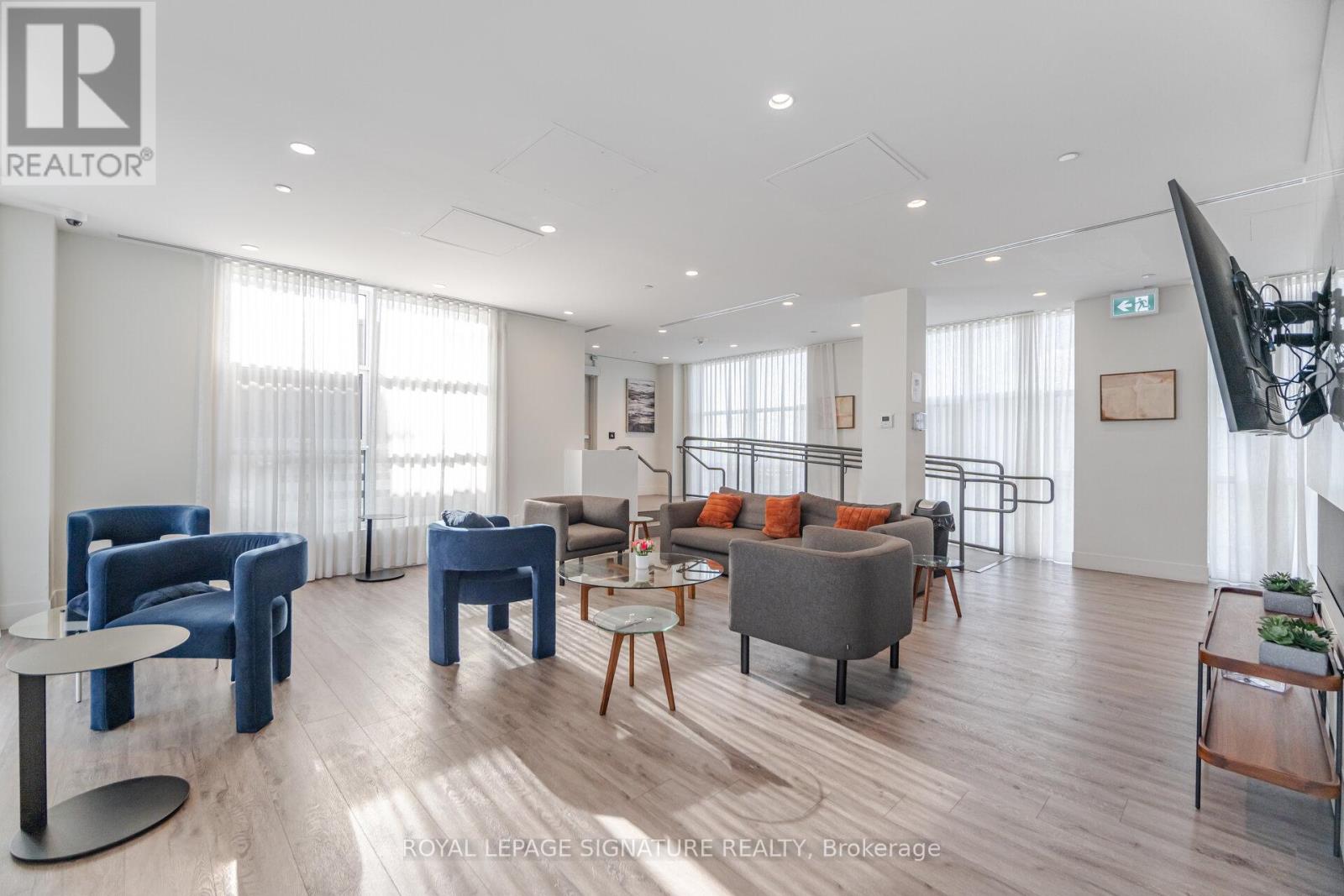 #208 1787 ST CLAIR AVENUE W - 40