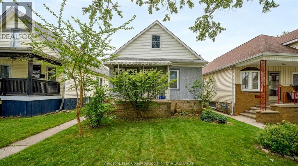 1153 GLADSTONE AVENUE