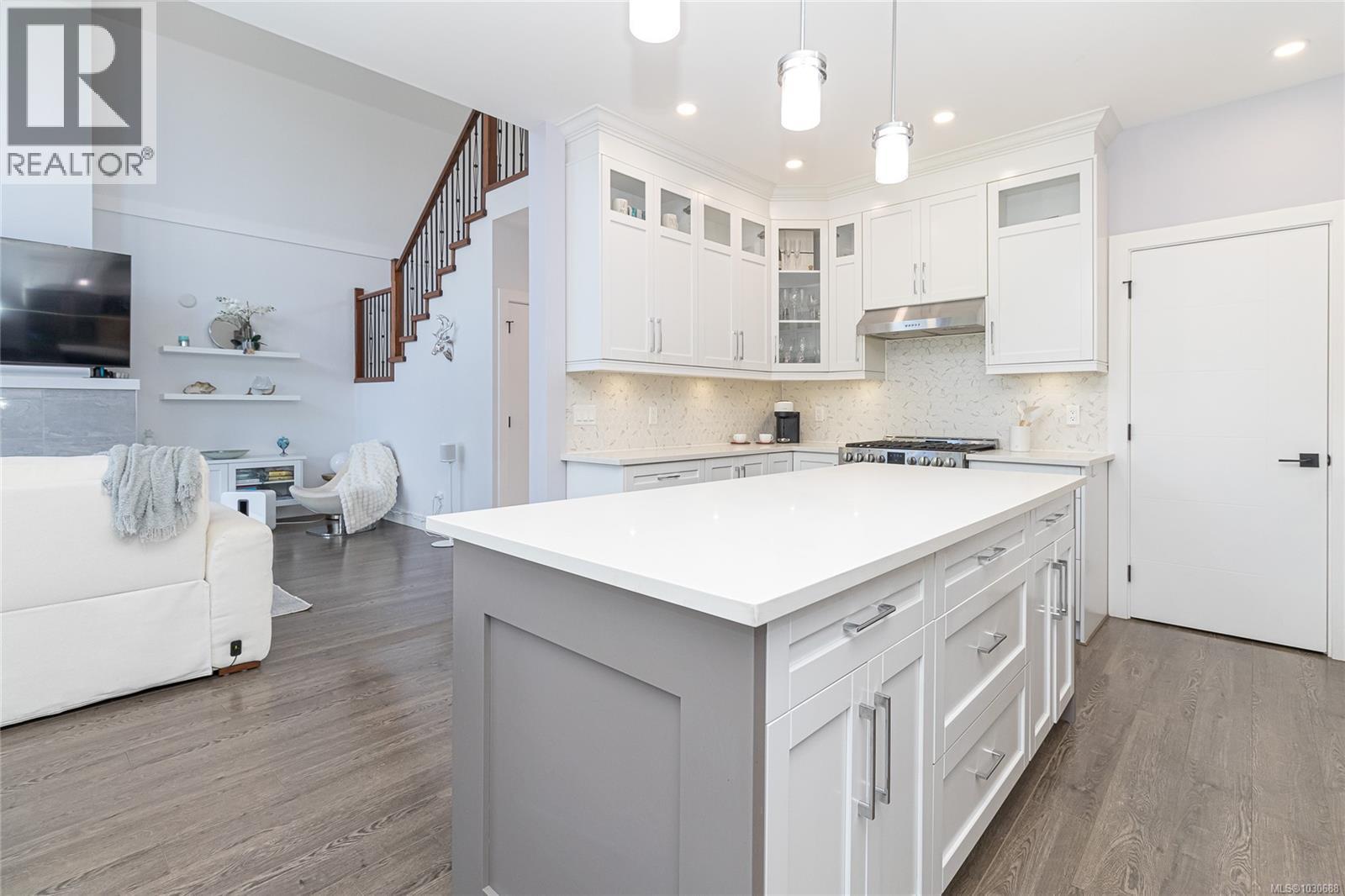 3516 Joy Close - 18