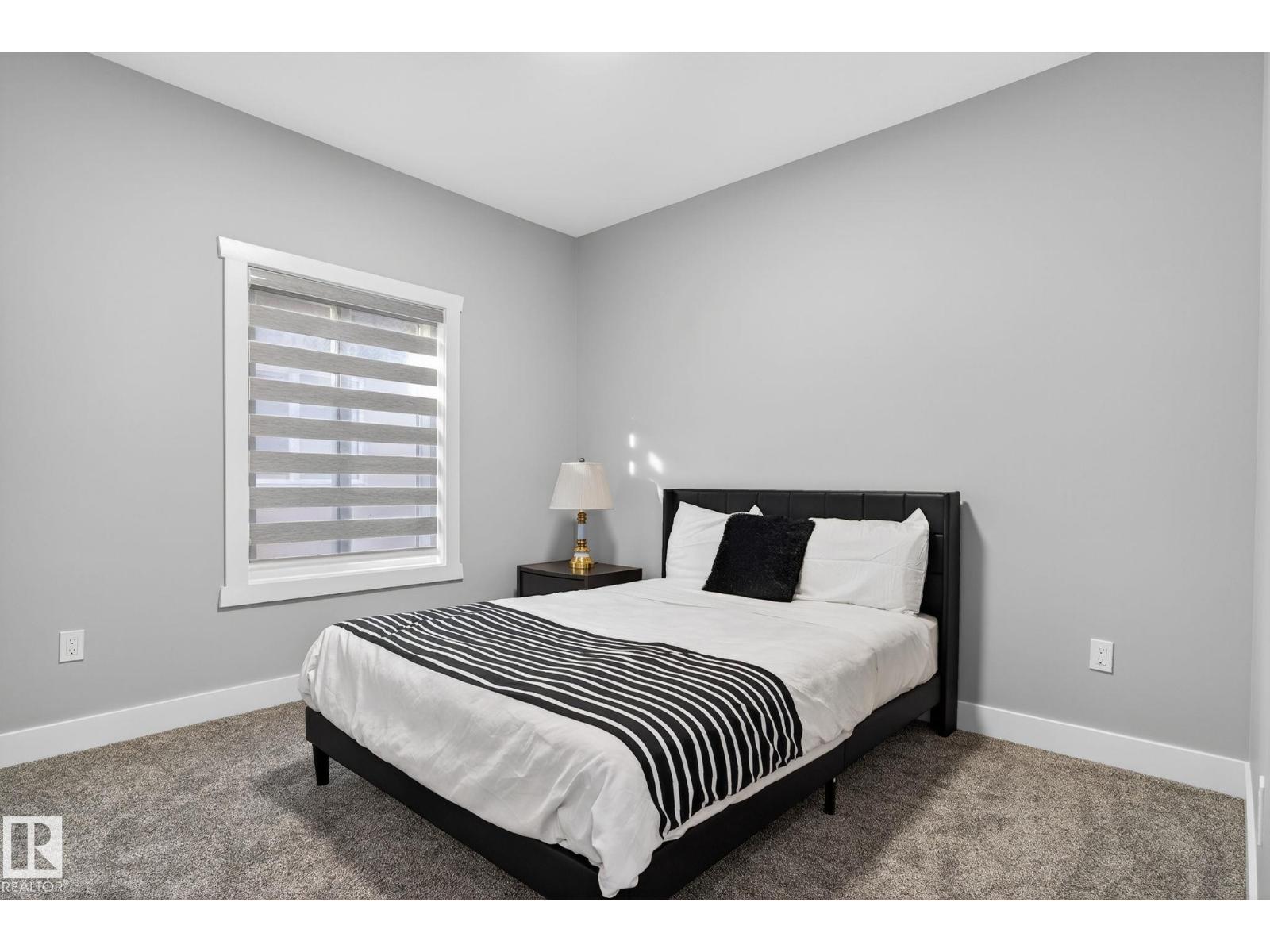 1815 17 AV NW, Edmonton