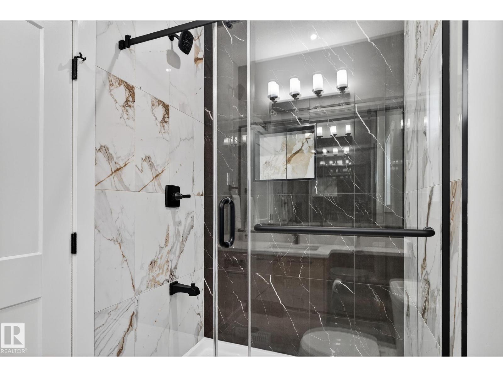 1815 17 AV NW, Edmonton