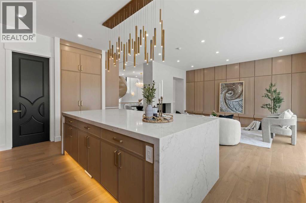 Single Family House for Sale in  Broadview Road West Hillhurst Calgary 