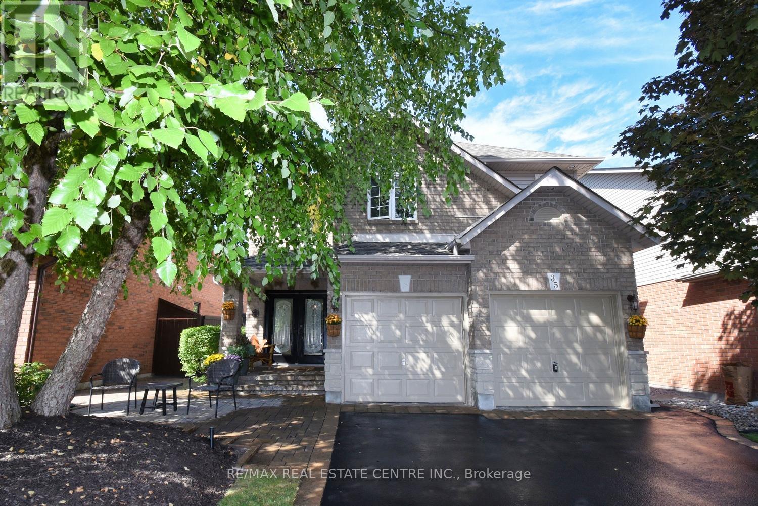 35 ERINGATE DRIVE - 1