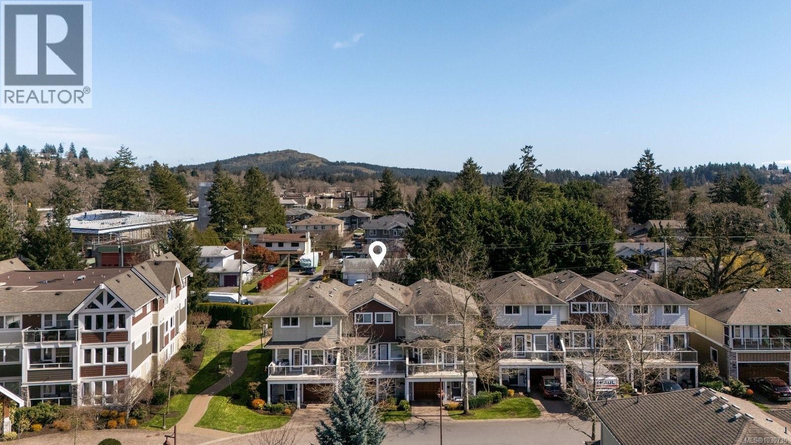 Single Family House for Sale in  Heatherdale Lane Heatherdale Estates Saanich 