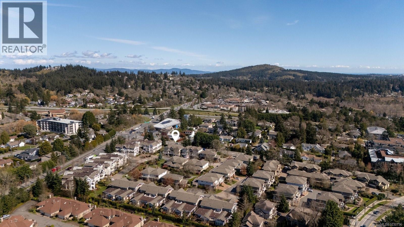 Single Family House for Sale in  Heatherdale Lane Heatherdale Estates Saanich 