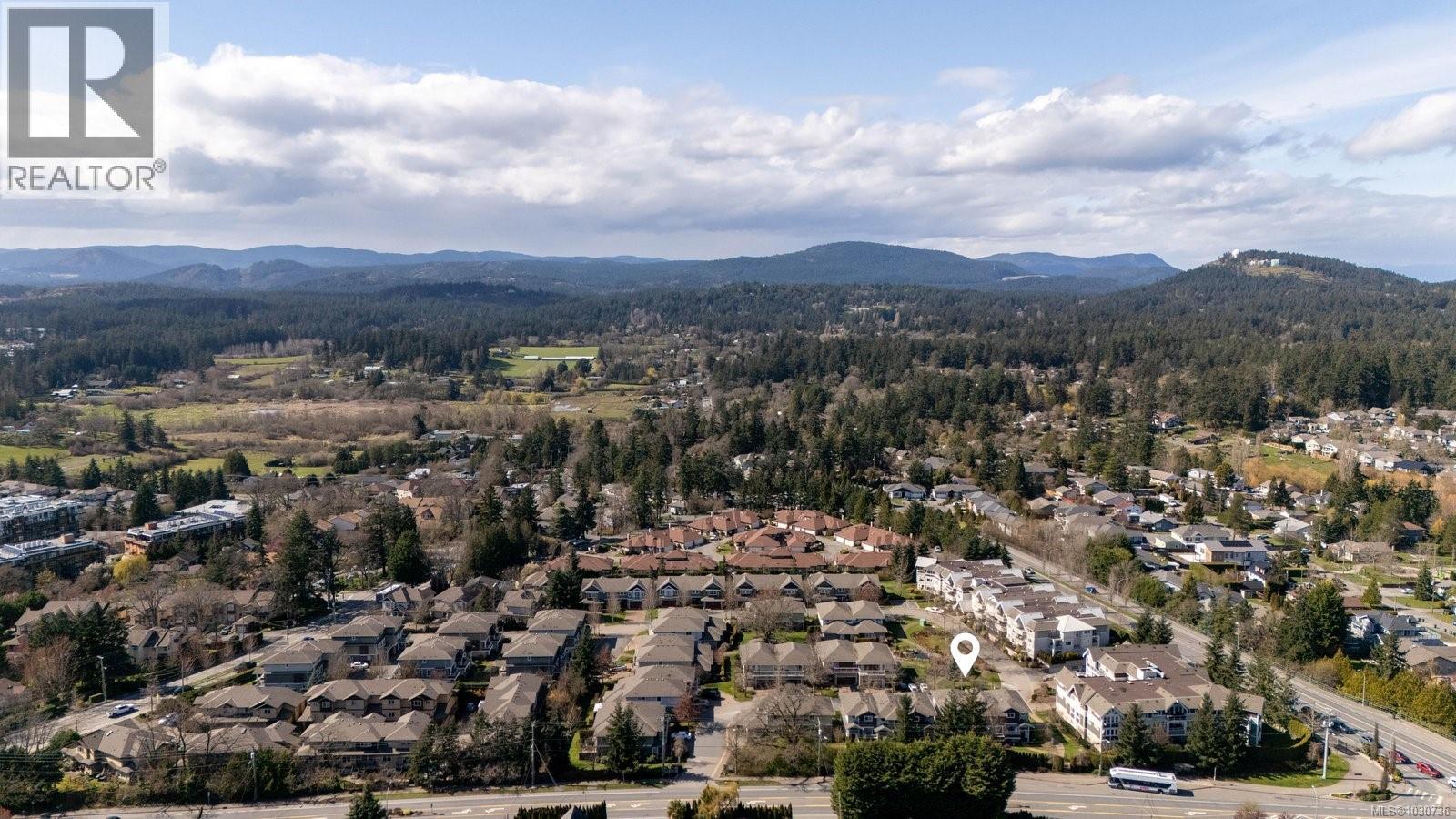 Single Family House for Sale in  Heatherdale Lane Heatherdale Estates Saanich 