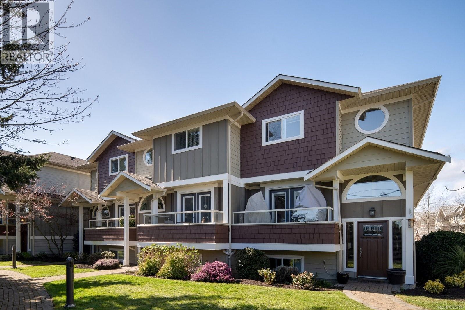 Single Family House for Sale in  Heatherdale Lane Heatherdale Estates Saanich 