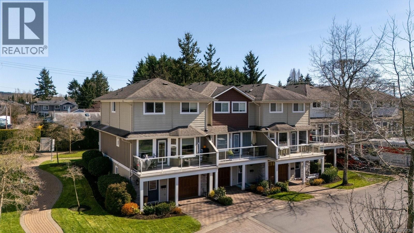 Single Family House for Sale in  Heatherdale Lane Heatherdale Estates Saanich 