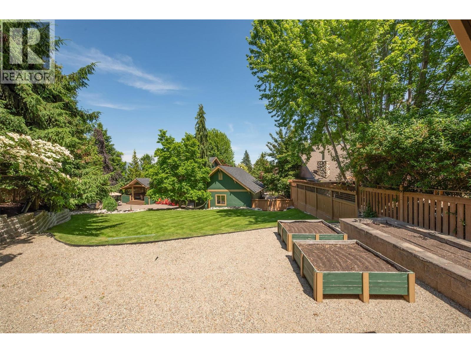  5127 Luckett Court, Kelowna