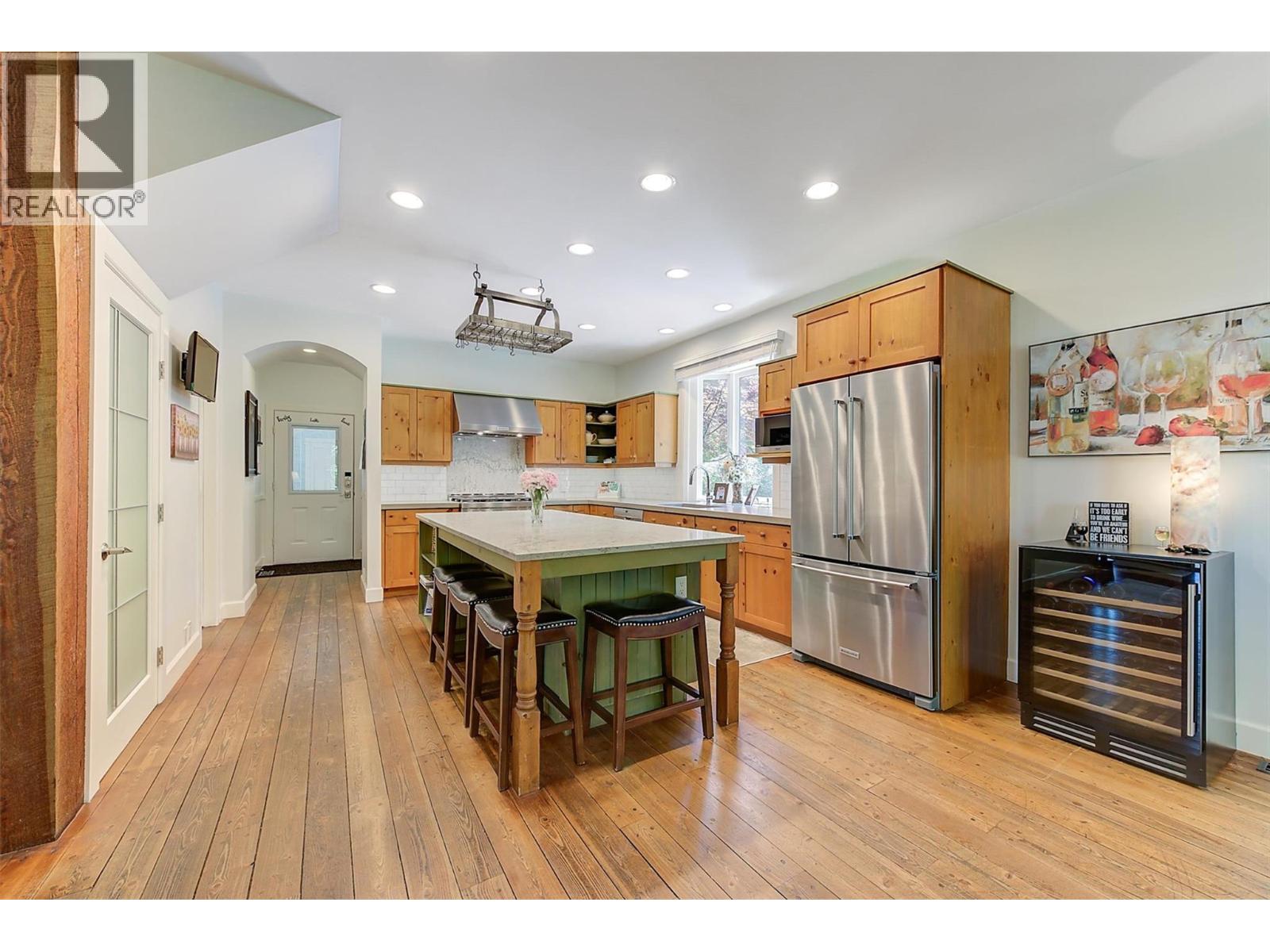  5127 Luckett Court, Kelowna