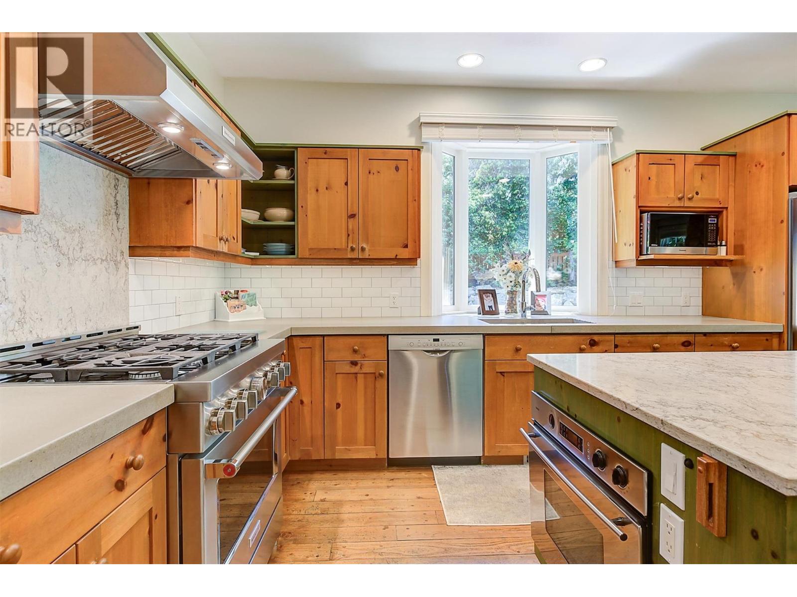  5127 Luckett Court, Kelowna