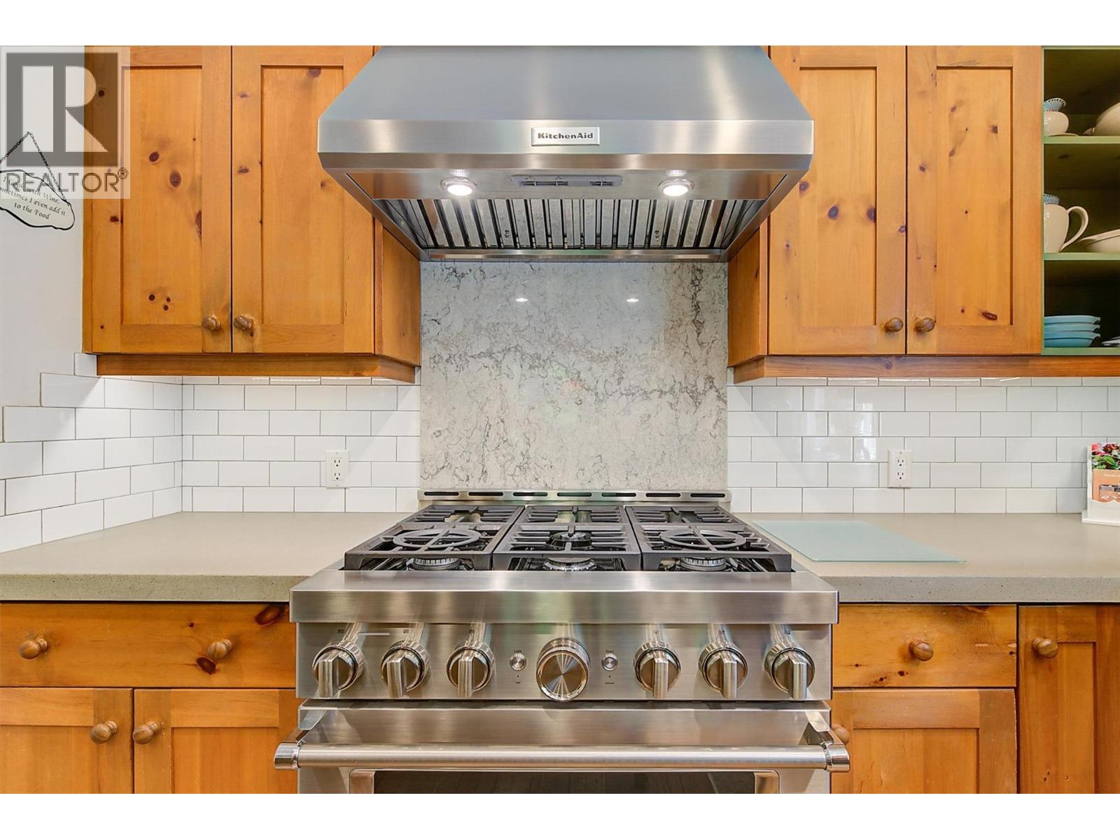  5127 Luckett Court, Kelowna