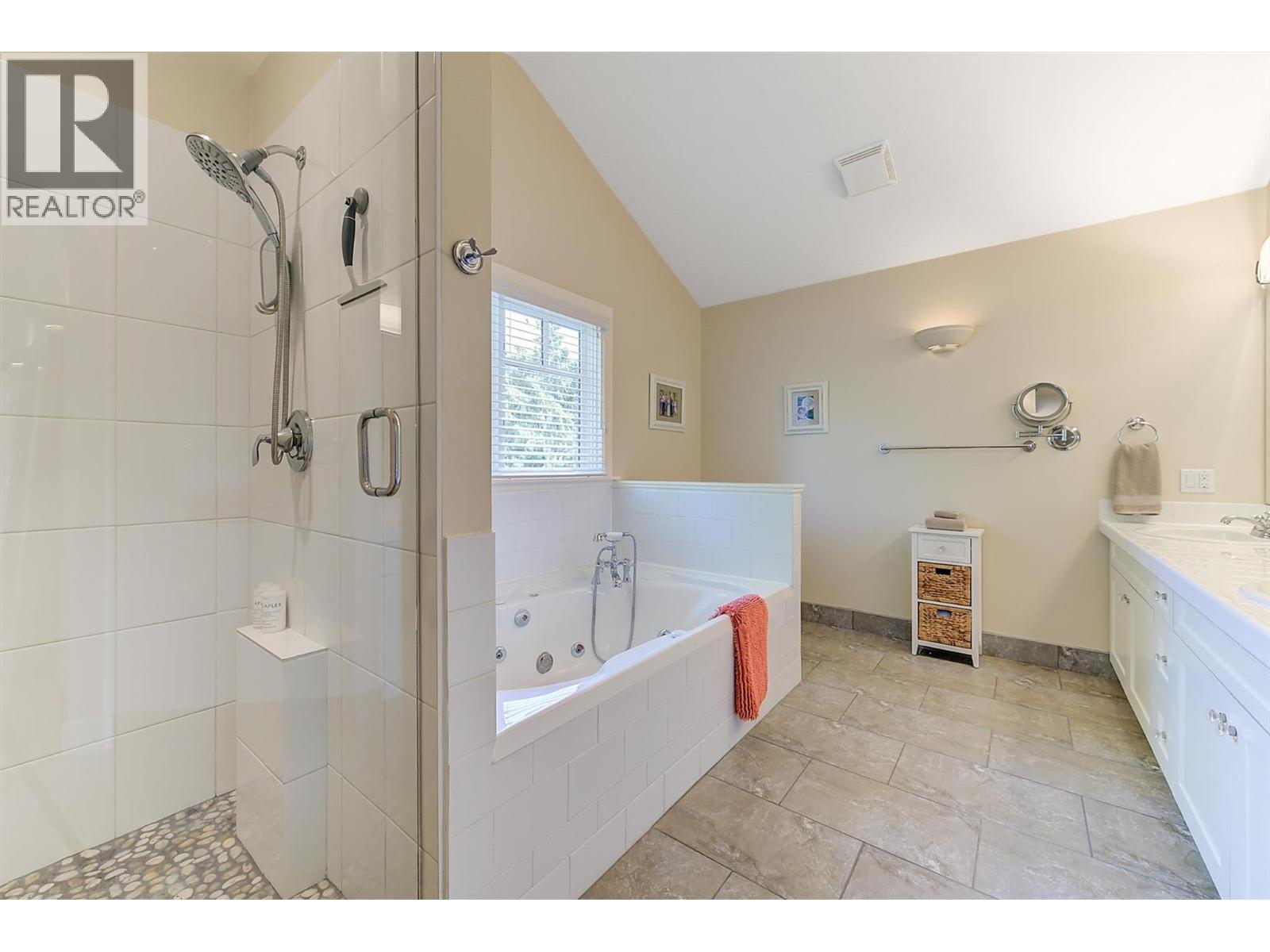  5127 Luckett Court, Kelowna