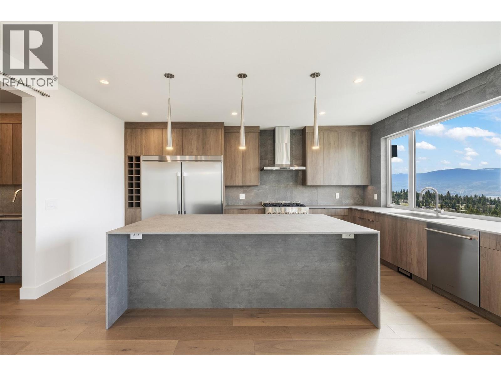  2527 Pinnacle Ridge Drive, West Kelowna