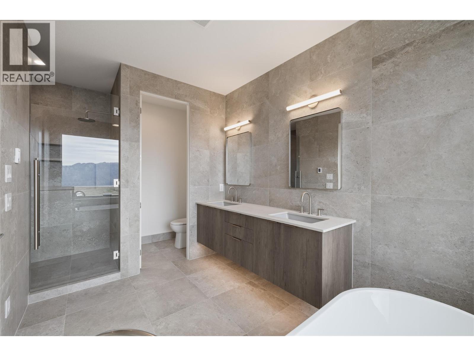  2527 Pinnacle Ridge Drive, West Kelowna