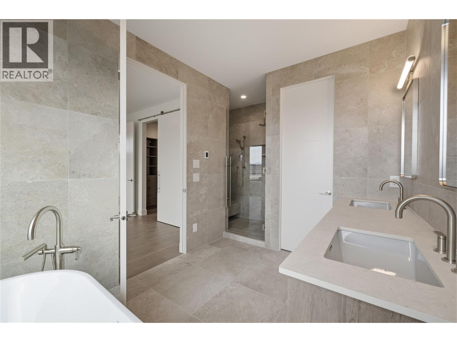  2527 Pinnacle Ridge Drive, West Kelowna