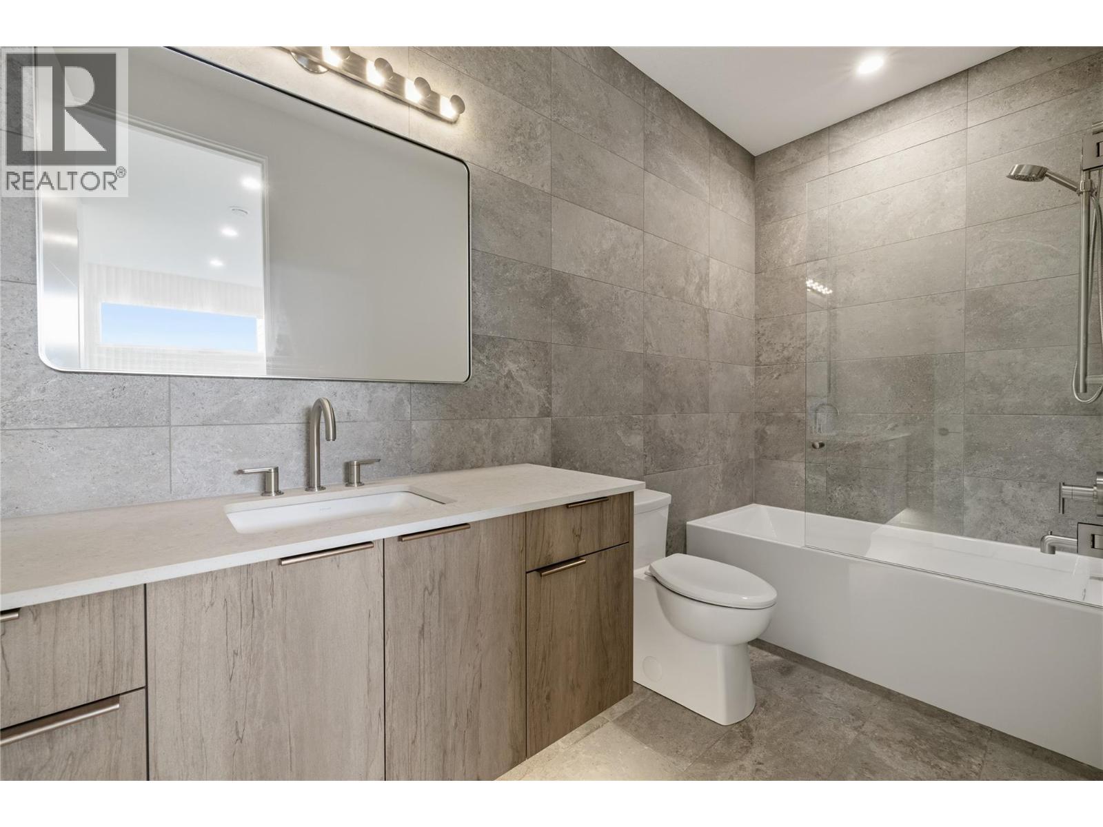  2527 Pinnacle Ridge Drive, West Kelowna