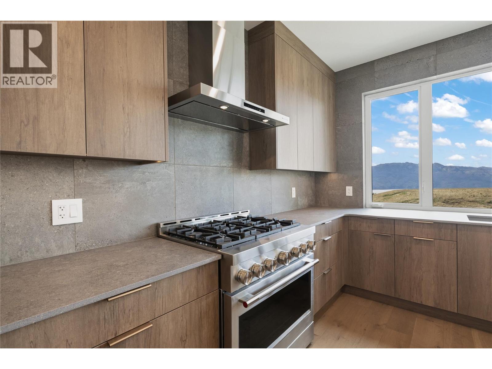  2527 Pinnacle Ridge Drive, West Kelowna
