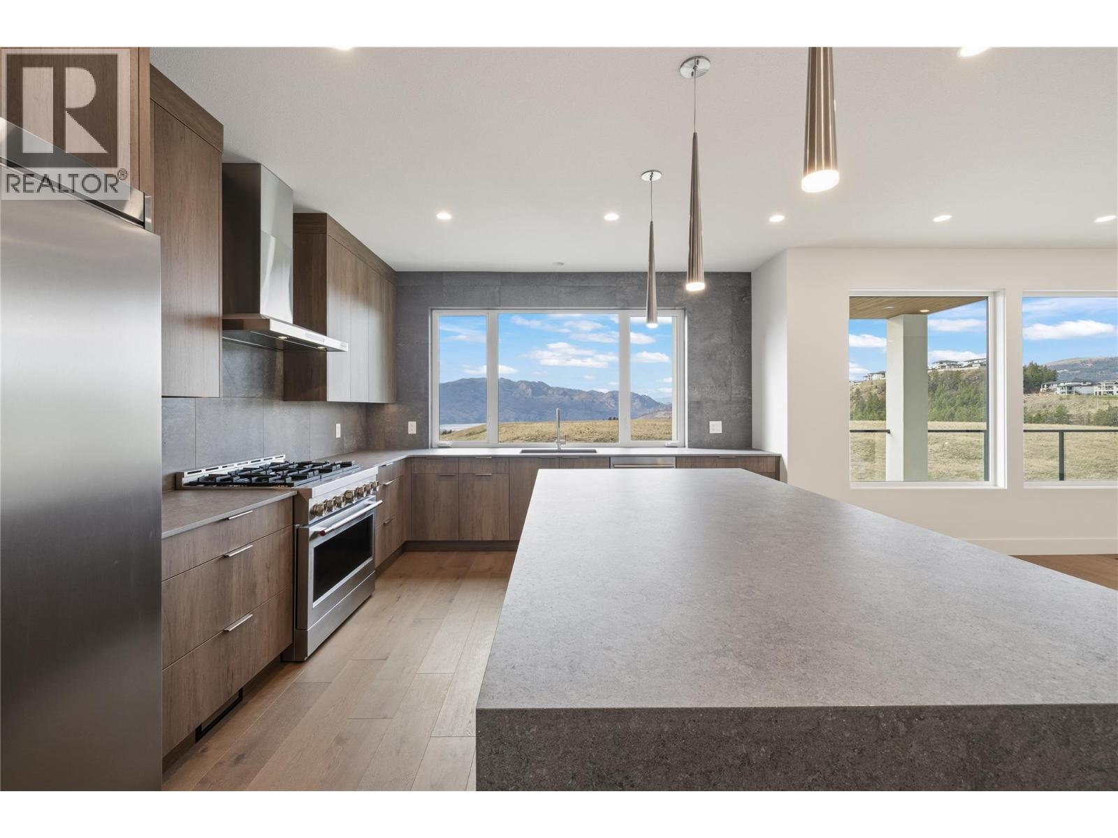  2527 Pinnacle Ridge Drive, West Kelowna