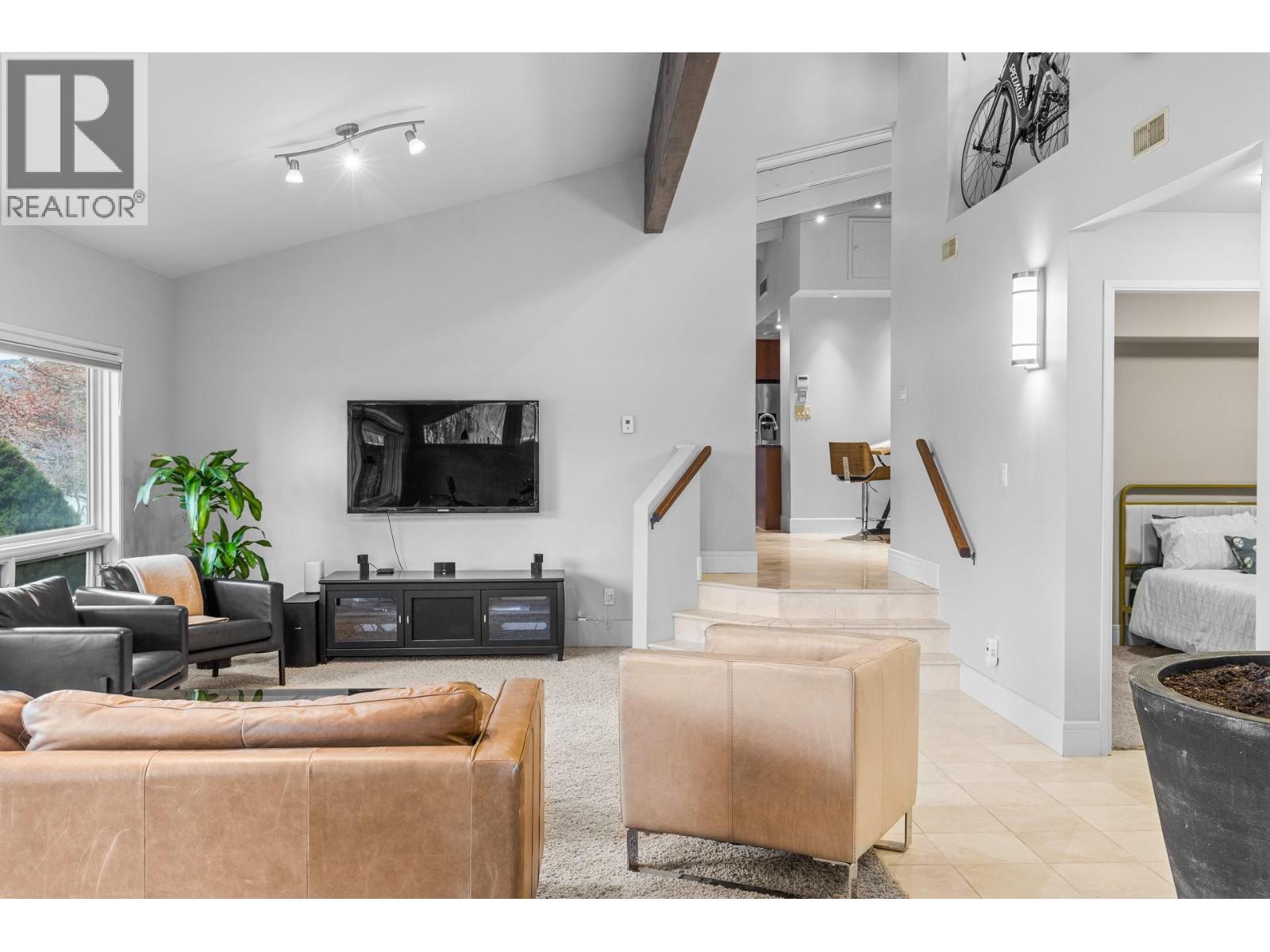 930 Fairway Crescent, Kelowna