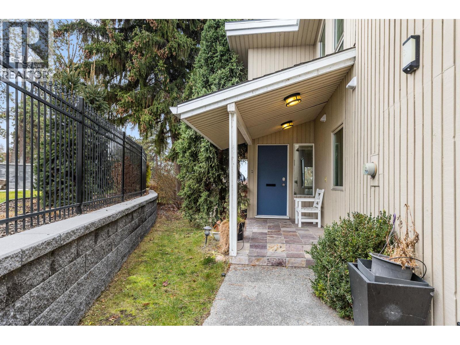 930 Fairway Crescent, Kelowna
