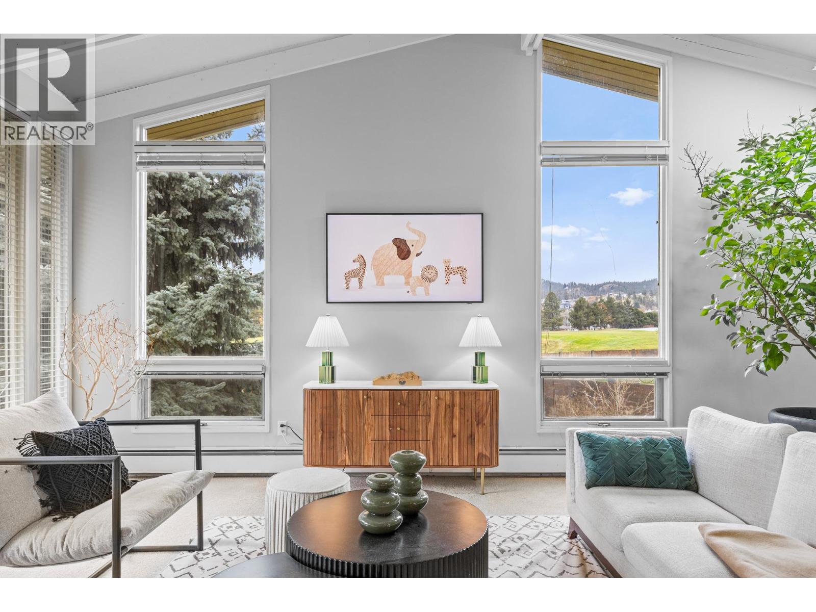 930 Fairway Crescent, Kelowna