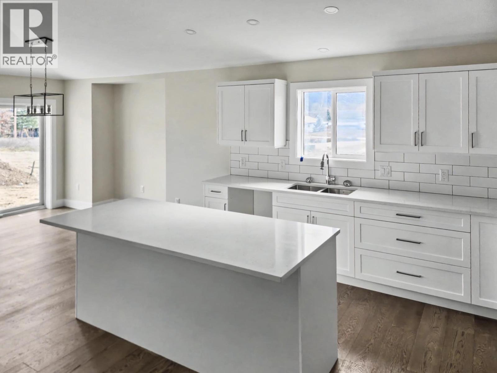 6050 19th Street, Grand Forks