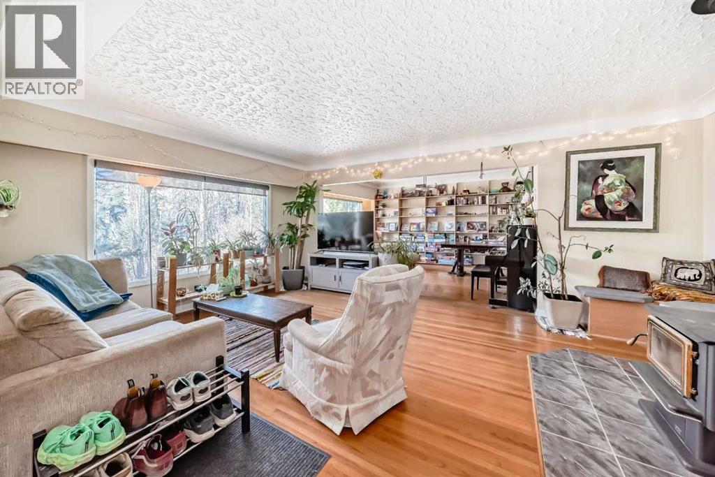 Single Family House Bungalow for Sale in  Capitol Hill Crescent NW Banff Trail Calgary 