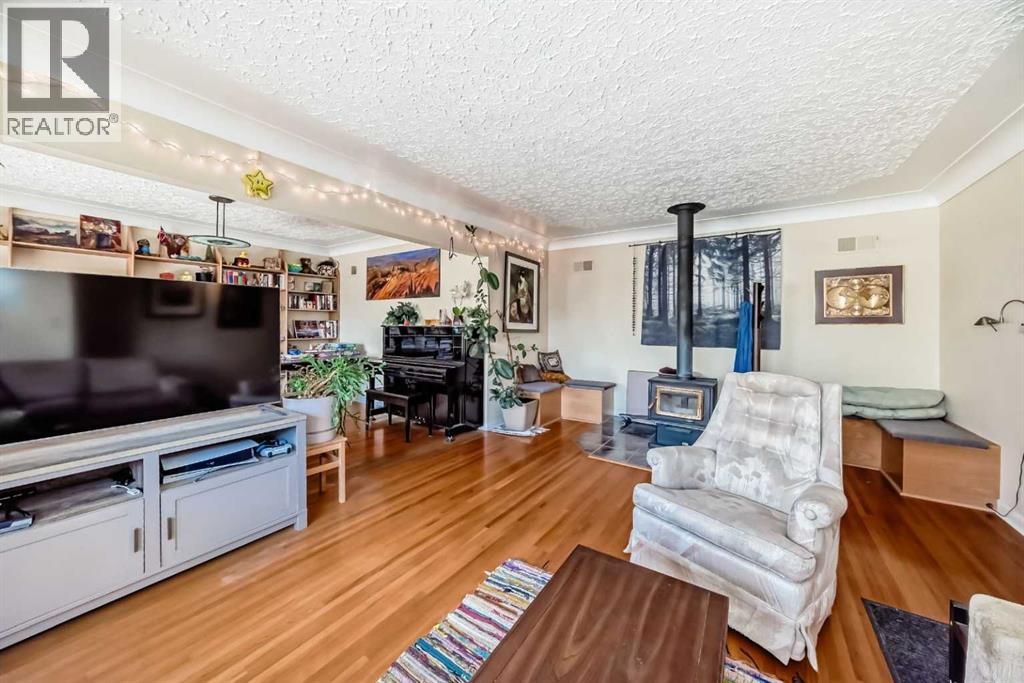 Single Family House Bungalow for Sale in  Capitol Hill Crescent NW Banff Trail Calgary 