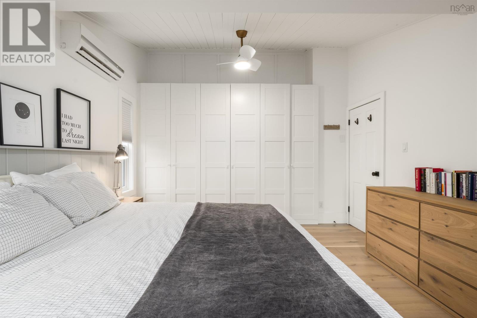 Property 27 of 46 of 2881 Vincent Street