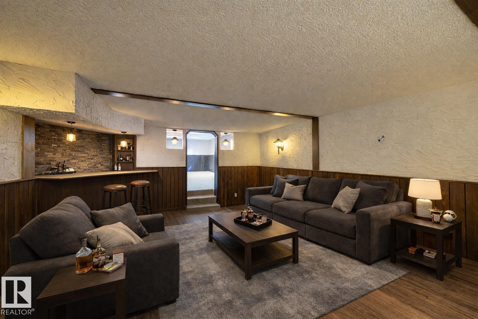 10619 35 AV NW, Edmonton