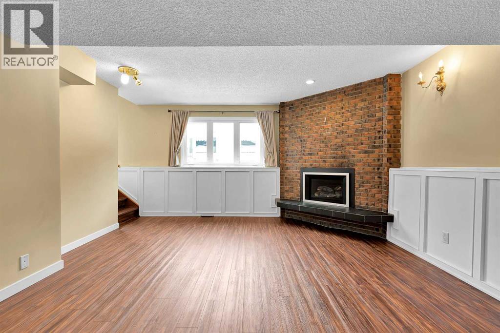 Single Family House 4 Level for Sale in  Valhalla Crescent NW Varsity Calgary 