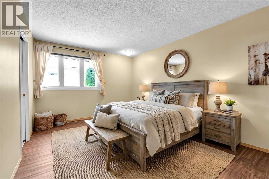 Single Family House 4 Level for Sale in  Valhalla Crescent NW Varsity Calgary 