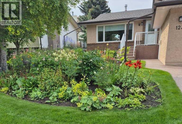 Single Family House 4 Level for Sale in  Valhalla Crescent NW Varsity Calgary 