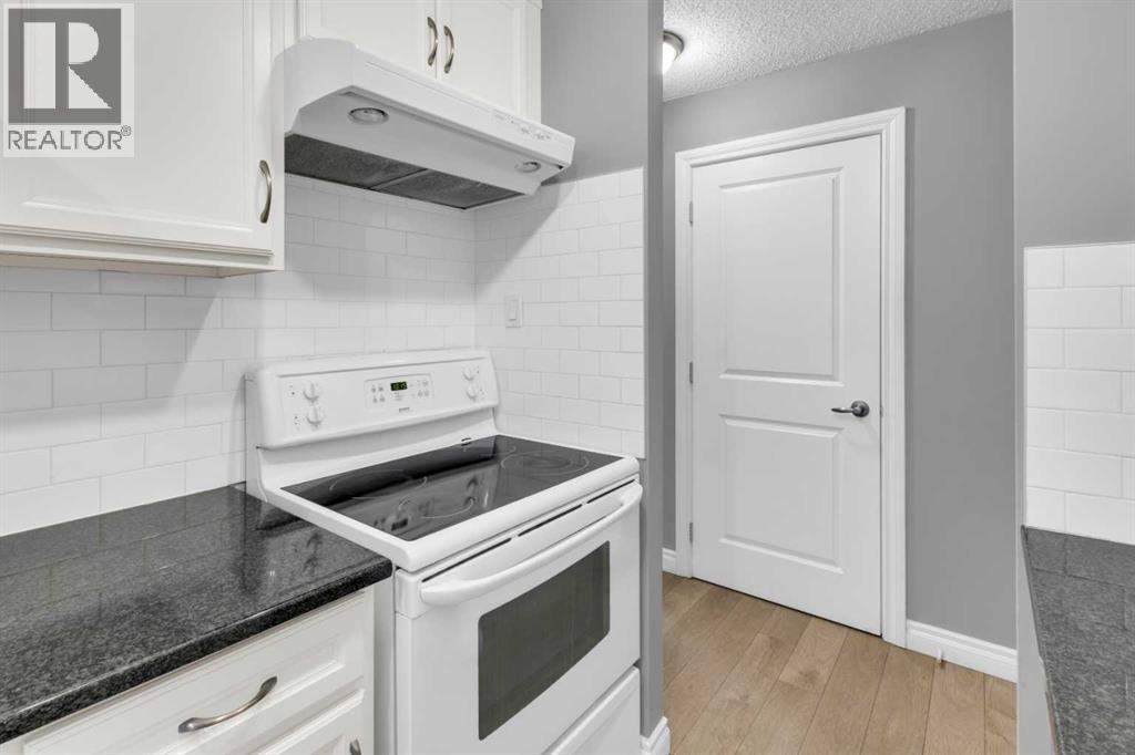 Single Family House for Sale in    Avenue SW Sunalta Calgary 