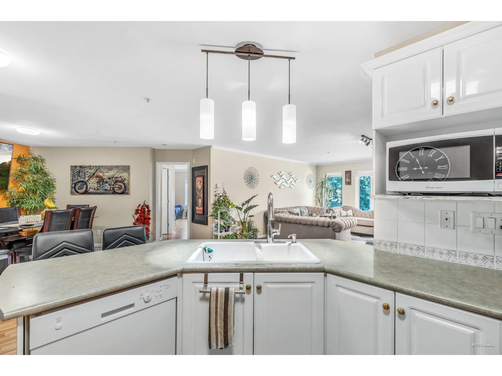 202 12125 75A AVENUE, Surrey