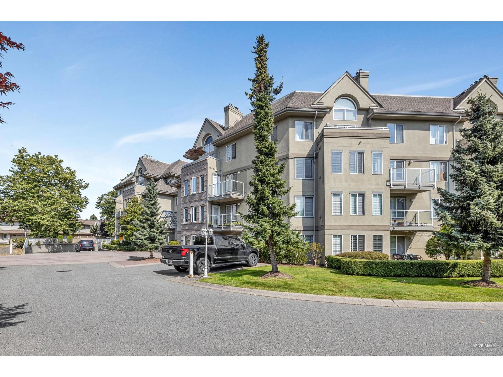 202 12125 75A AVENUE, Surrey