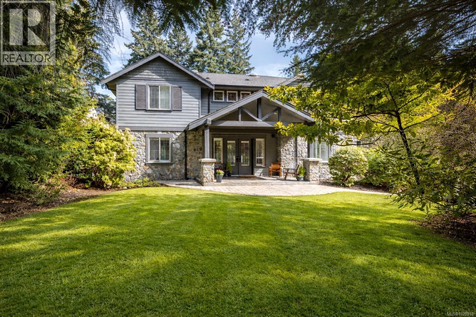  1054 River Road, Highlands