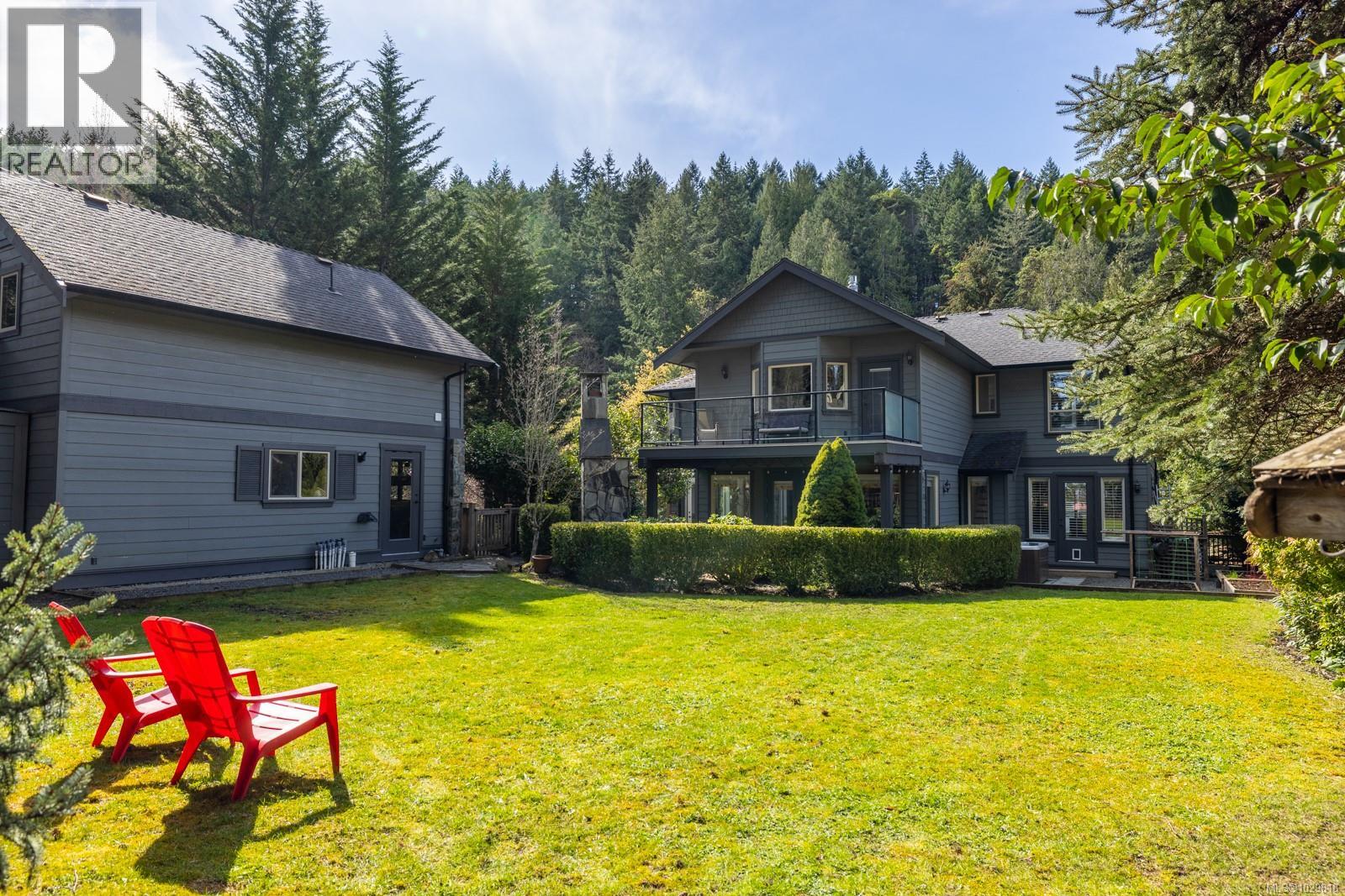  1054 River Road, Highlands