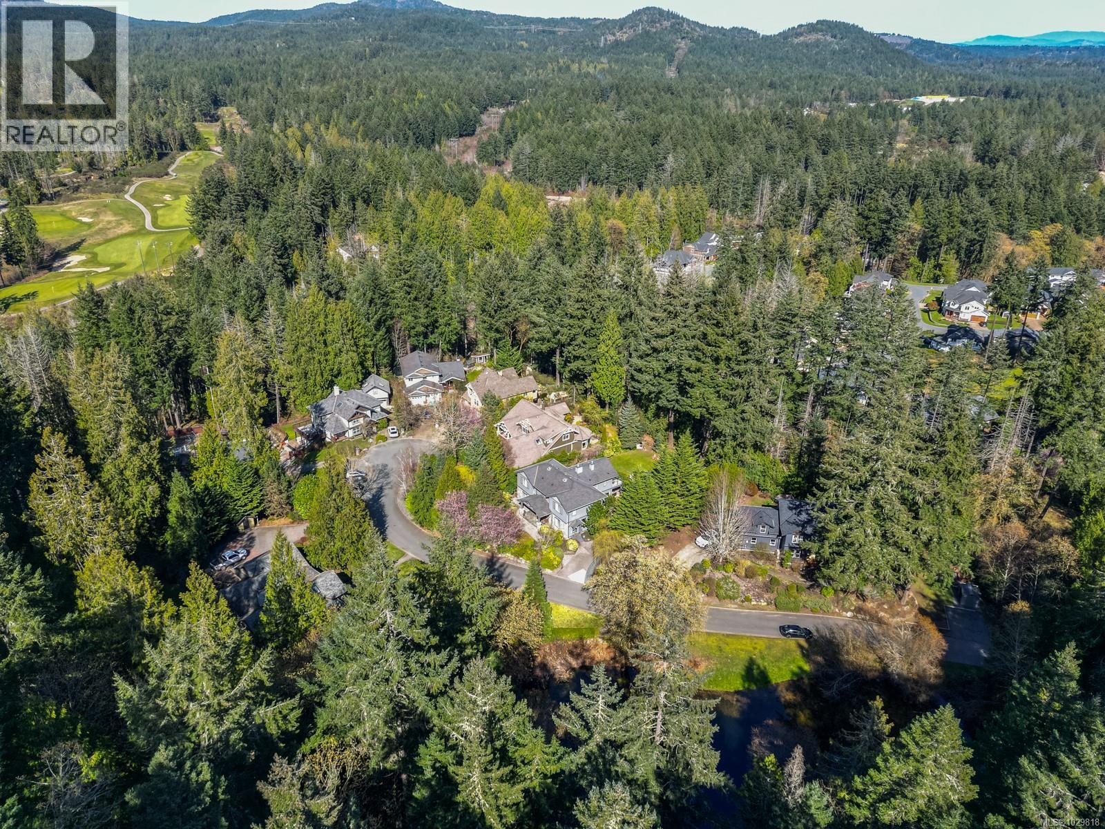  1054 River Road, Highlands