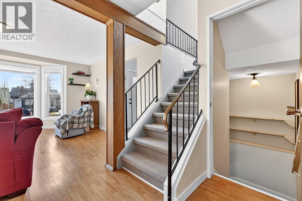 Single Family House for Sale in  Woodglen Grove SW Woodbine Calgary 