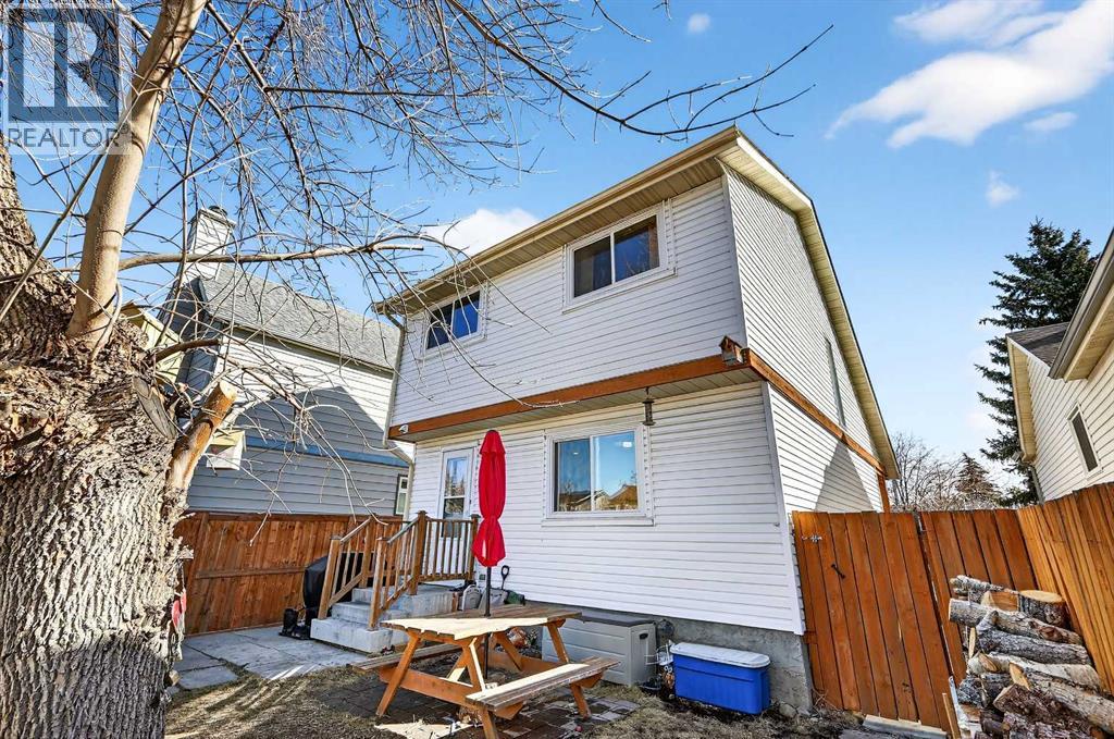 Single Family House for Sale in  Woodglen Grove SW Woodbine Calgary 