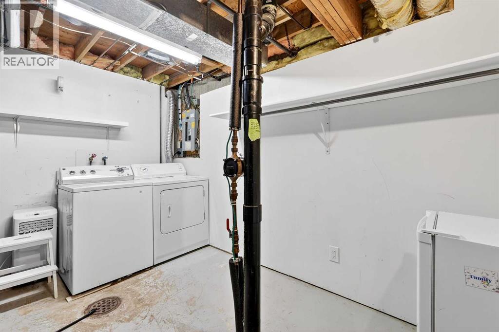 Single Family House for Sale in  Woodglen Grove SW Woodbine Calgary 